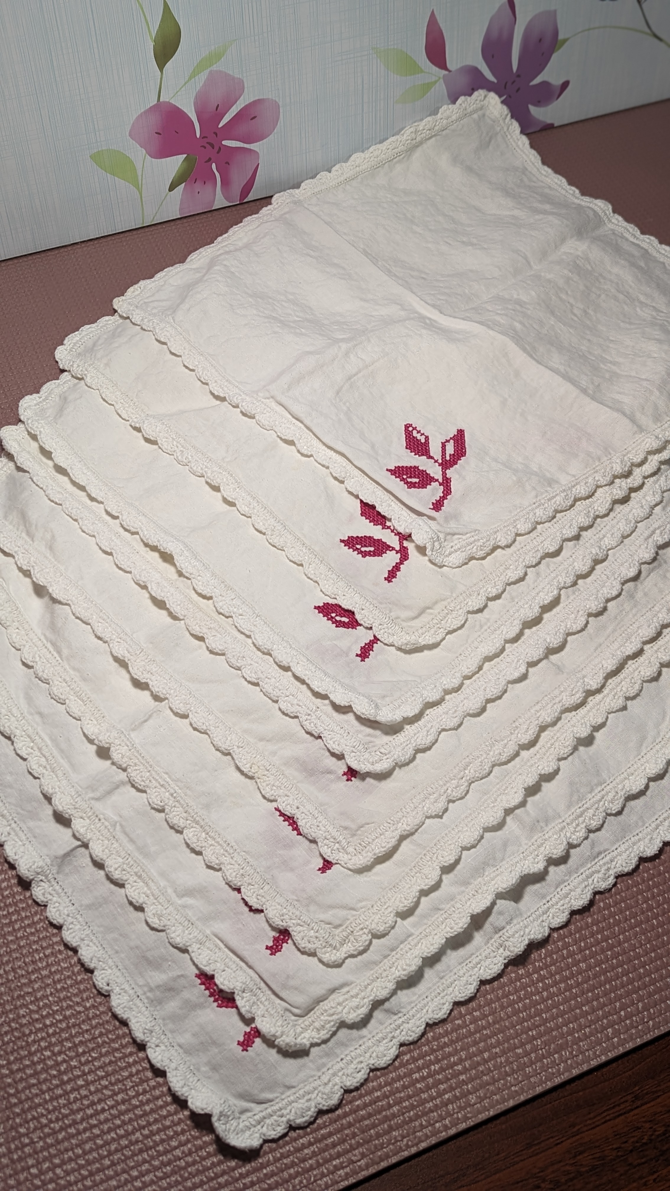 Napkins - linen with embroidery - 1970s
