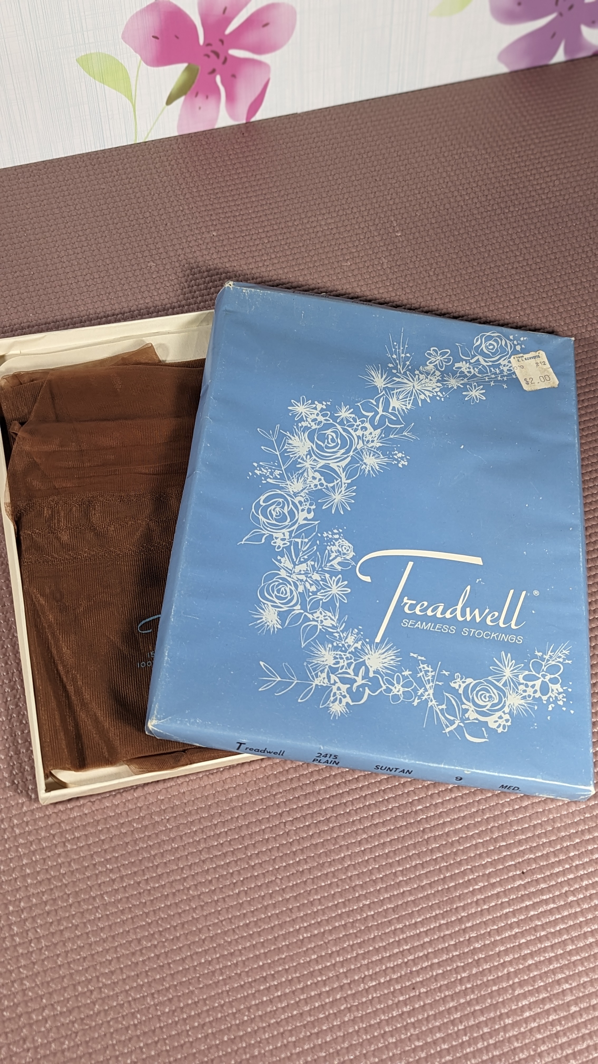 Treadwell Seamless Stockings in original box