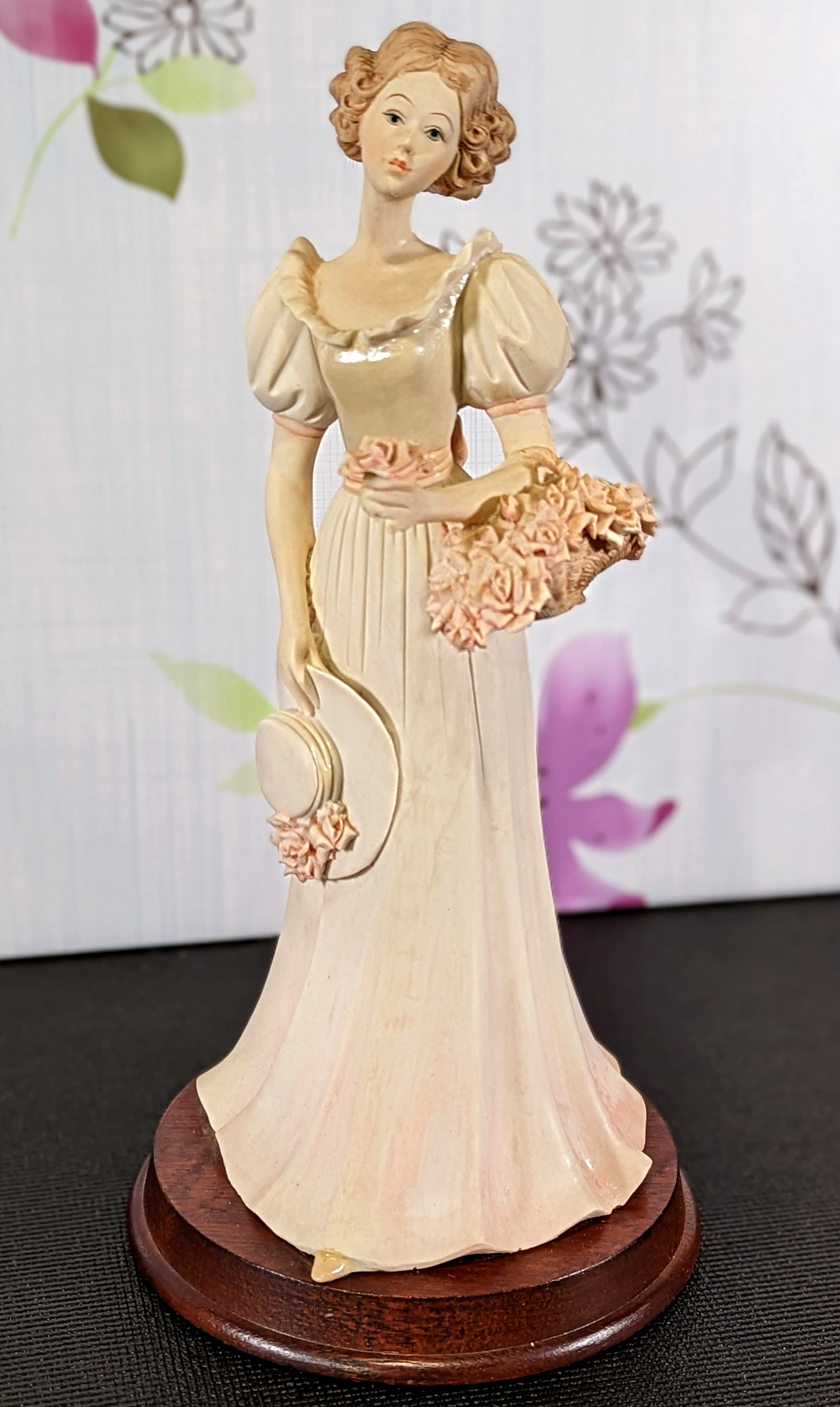 Figurine - porcelain Arnart "Les Femmes"  